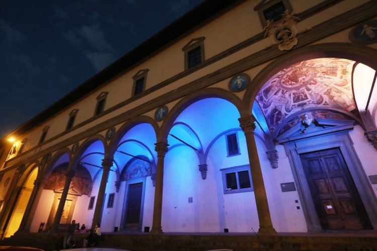 Nuova illuminazione per il Loggiato degli Innocenti – PIAZZA SS.ANNUNZIATA