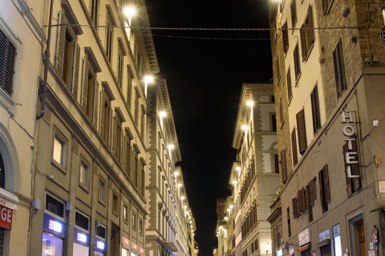 Con la nuova illuminazione nel centro storico si conclude il piano di installazione delle 30.000 luci a led