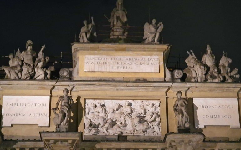 La sommità dell'Arco dei Lorena